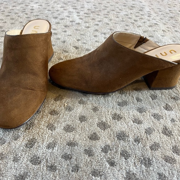 Unisa brown Faux suede mule. Size 7.  Feels and looks like real suede - Picture 5 of 5